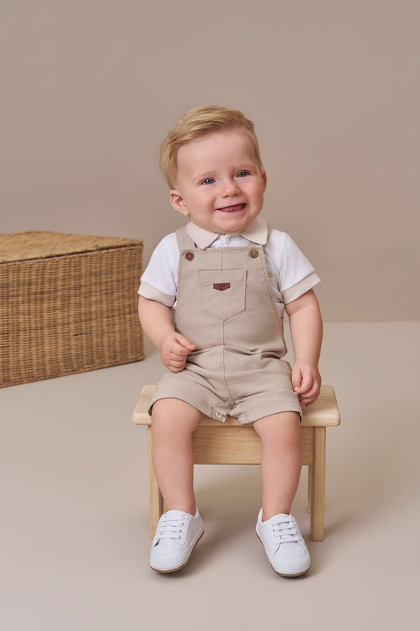 Macacão Curto Bebê Masculino Bengaline Jardineira com Alças Reguláveis e Bolsinho