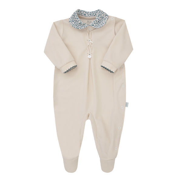 Macacão Longo Feminino Plush Liso com Gola Floral e Lacinhos Letut