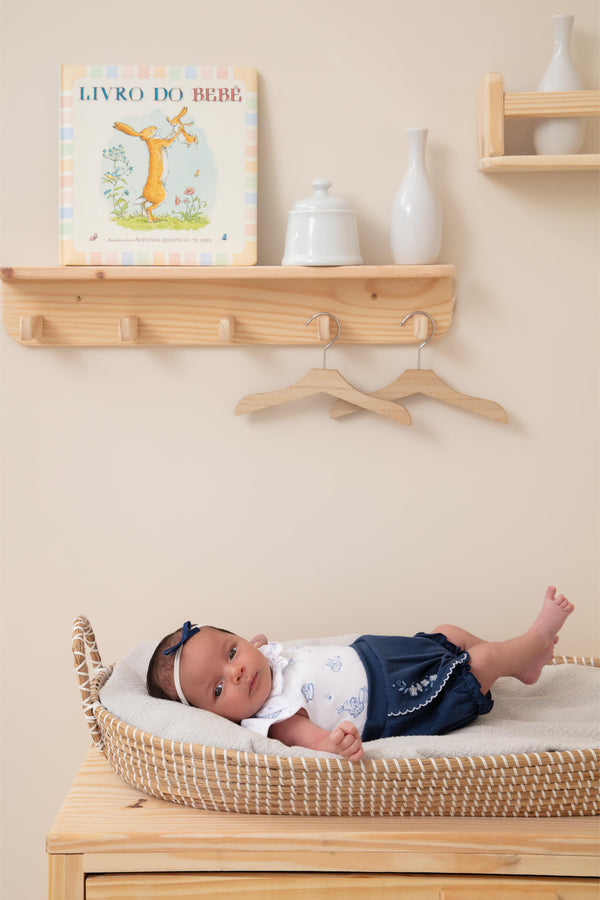 Conjunto Baby Curto com Body em Malha Tricô Estampada e Shorts Bordado em Algodão Letut