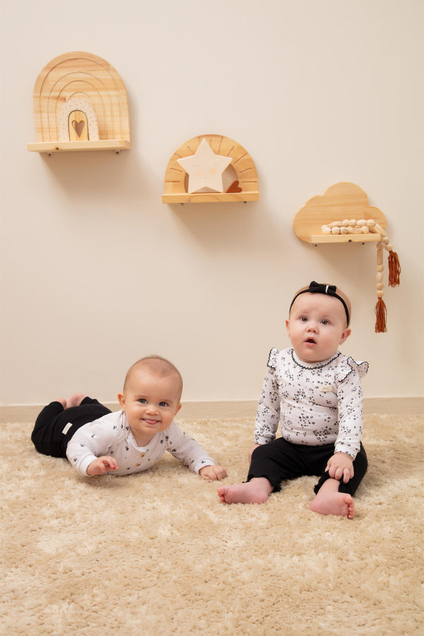 Conjunto Baby Longo de Body em Malha Estampada com Calça Canelada de Barrinha Dobrada Letut