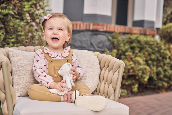Conjunto Macacão Longo Cotelê Felpado com Body Plush Estampado e Gola Babadinho Paraiso