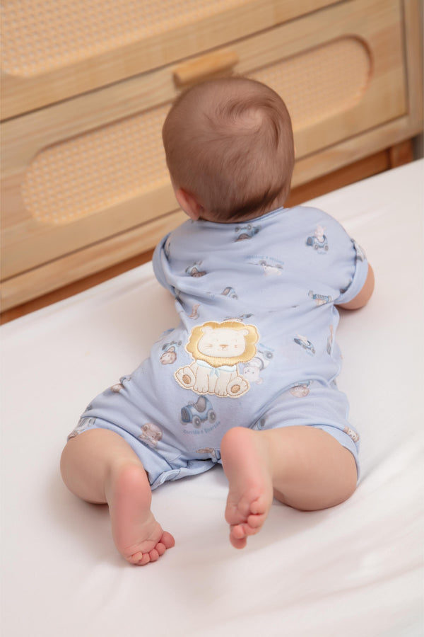 Macacão Curto em Malha Estampada Leve com Bumbum Bordado e Manga Virada Letut