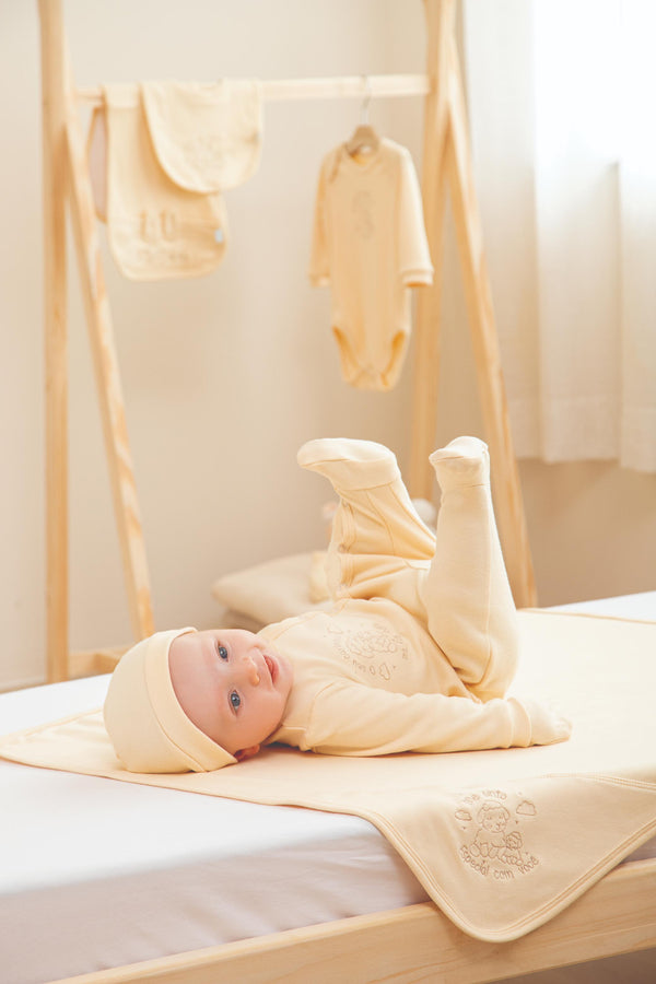 Kit 5 Peças Touca, Luva, Sapatinho, Babador e Toalha de Ombro Suedine Letut - LT16638