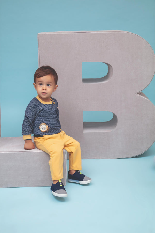 Conjunto de Blusa em Malha Trabalhada com Bordado e Calça em Molecotton Confortável Le Bhua LB17521