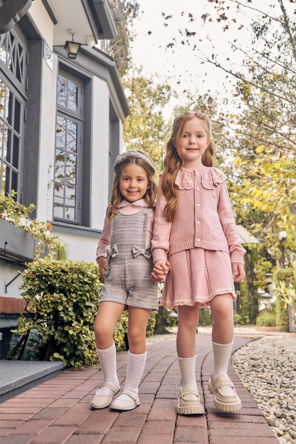 Conjunto Blusa Plush com Gola Bordada e Shorts Tweed Mesclado com Alça Regulável Paraiso
