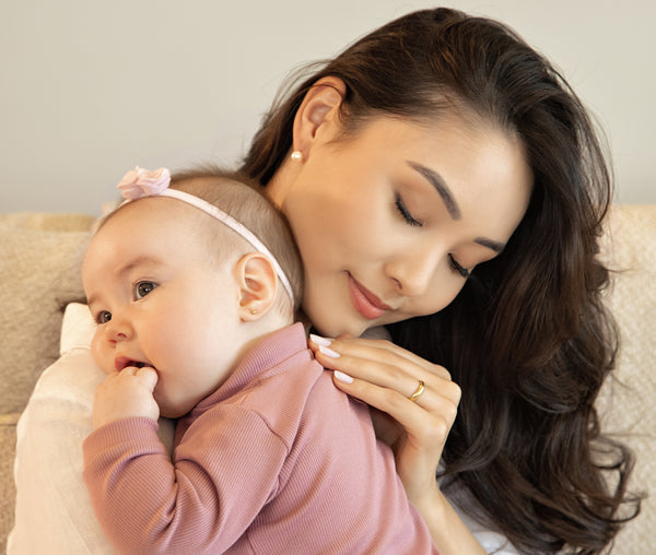 Macacão Longo Bebê Linha Amamentação em Malha Ribana com Zíper Duplo e Pezinhos Bordados Letut.