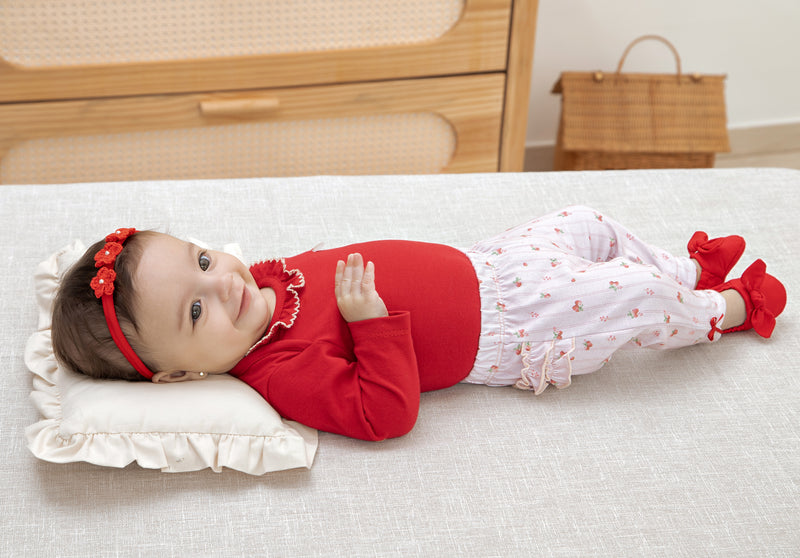 Letut Conjunto Baby Longo com Body com Gola Picueta e Calça Estampada com Laços — Delicadeza em Cada Detalhe - Image 2
