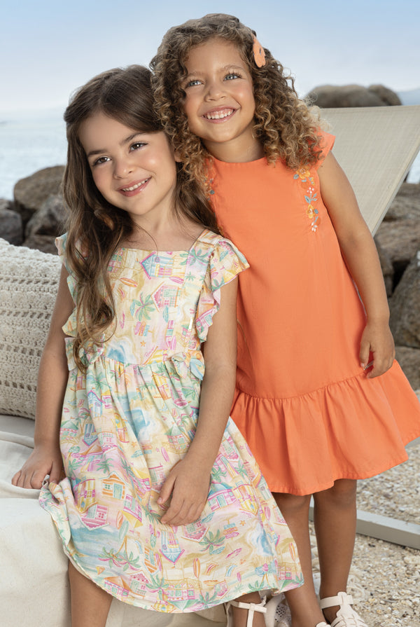 Vestido Tricoline com Bordados Delicados, Decote nas Costas e Plaquinha Personalizada Paraiso