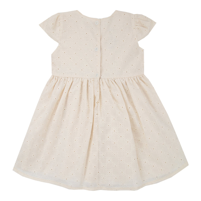 Paraíso Vestido Broderie com Bordados Delicados, Renda na Saia e Plaquinha Personalizada — Delicadeza que Encanta - Image 5