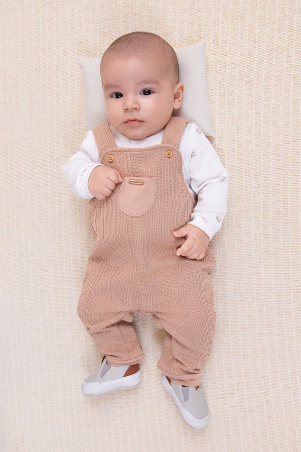 Macacão Longo Paraiso Jardineira com Blusa Embutida e Botões Madeira