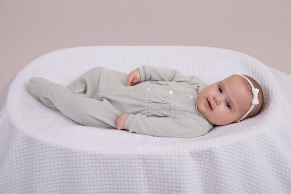 Macacão Longo Paraiso Baby Feminino Meia Estação com Pérola e Gola Peter Pan