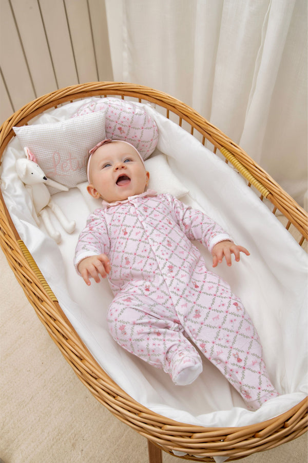 Macacão Longo Letut Plush Exclusivo com Babado e Toque Macio para Bebê