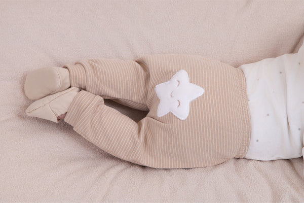 Conjunto Paraíso Inverno Plush com Bordado e Touca Bege