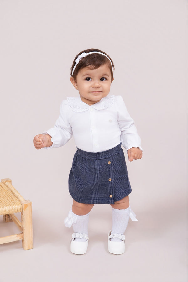 Conjunto Paraiso Feminino com Body Lese e Shorts Saia Xadrez
