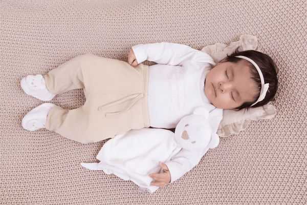 Kit Presente Recém-Nascido Paraiso Body Bordado e Naninha Branco