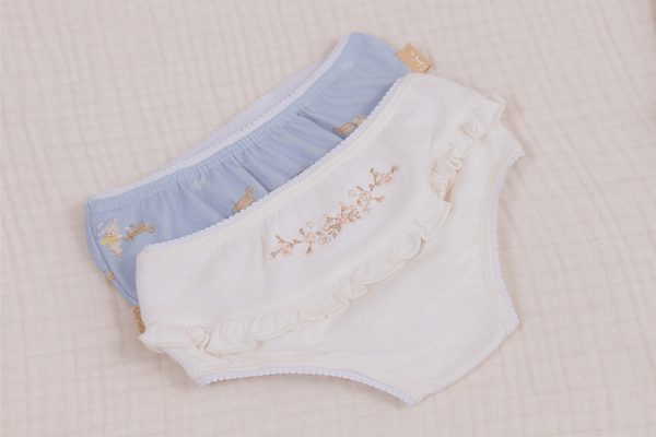 Kit Calcinha Baby Paraiso com Bordado e Babado Malha Conforto