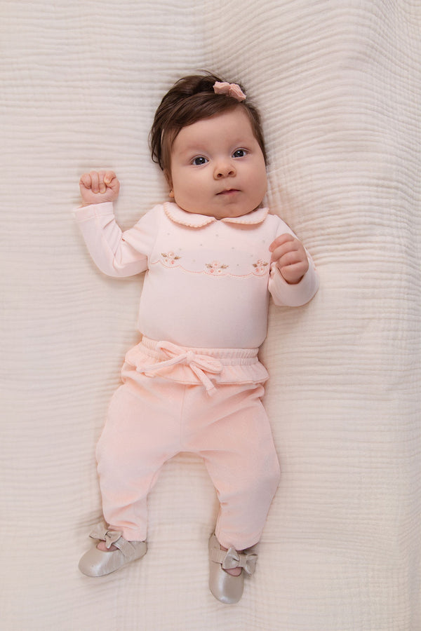 Conjunto Baby Paraiso Plush Bordado com Gola Picueta e Cós Clochard