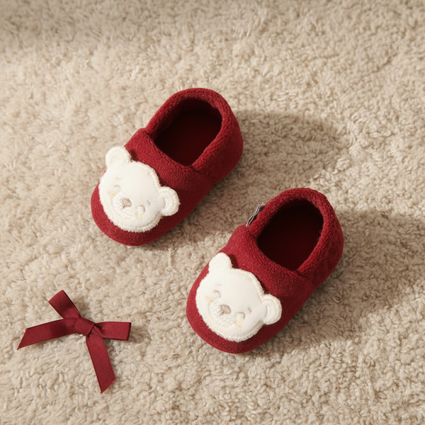 Pantufa Paraiso Plush Poá Unissex com Bordado e Sola Dupla - 19385