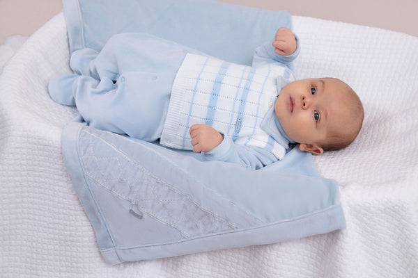 Saída Maternidade Paraiso Masculina com Macacão Plush e Manta Tricô RN-P