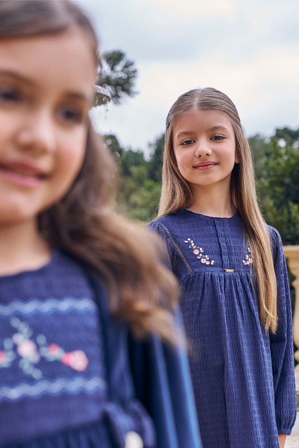 Vestido Paraiso Infantil Manga Longa Bordado Floral e Detalhes Elegantes