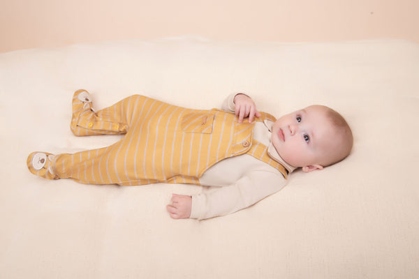 Macacão Longo Paraiso Baby Jardineira Listrada com Bordado e Bolsinho