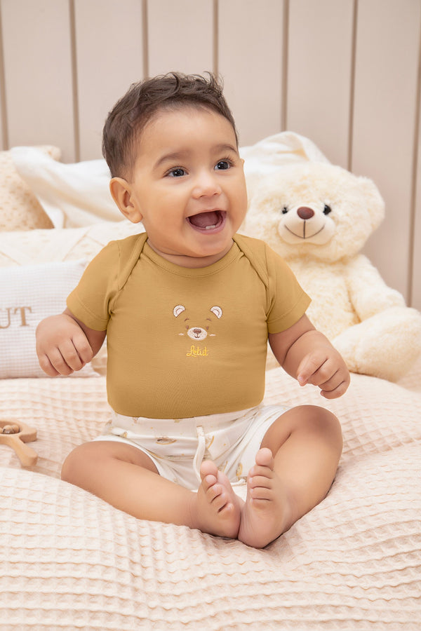 Conjunto Baby Letut Manga Curta com Bordado de Bichinho e Shorts Estampado