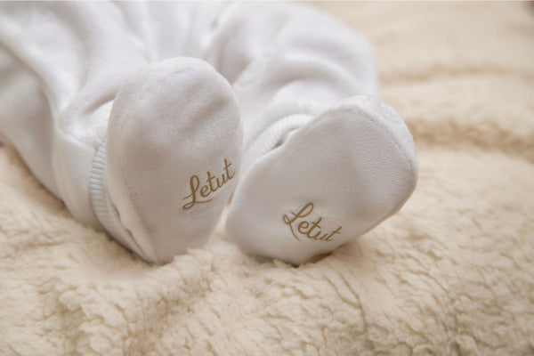 Kit Recém-Nascido Letut Plush Luxo Touca e Pantufa Orelhinhas