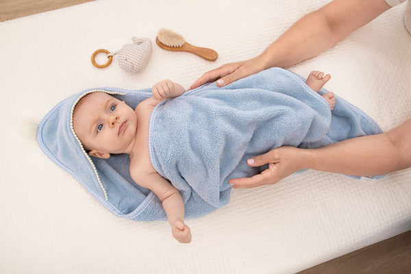 Toalha de Banho Bebê com Touca Felpada Alta Absorção e Pompom