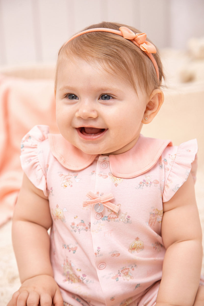 Macacão Curto Bebê Feminino Malha Conforto com Estampa de Fadinhas e Laço - Image 2