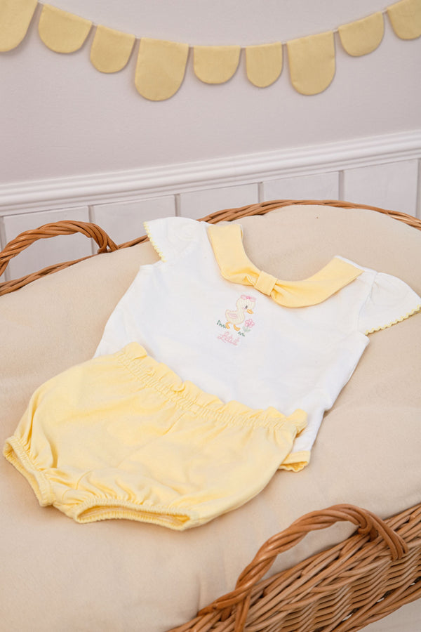 Conjunto Baby Feminino Body Bordado Gola Arredondada e Shorts Cós Clochard Letut