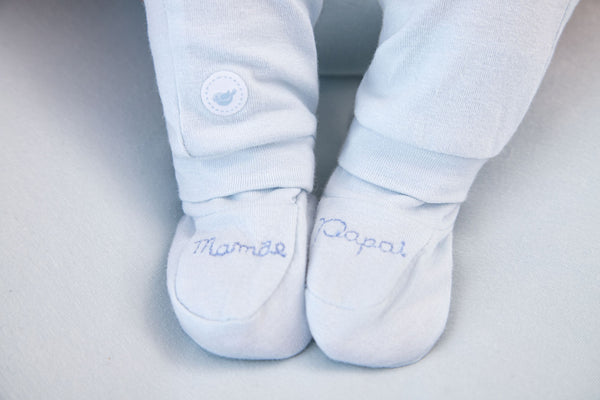 Pantufa Bebê Malha Conforto com Punho Dobrável e Bordado Papai e Mamãe