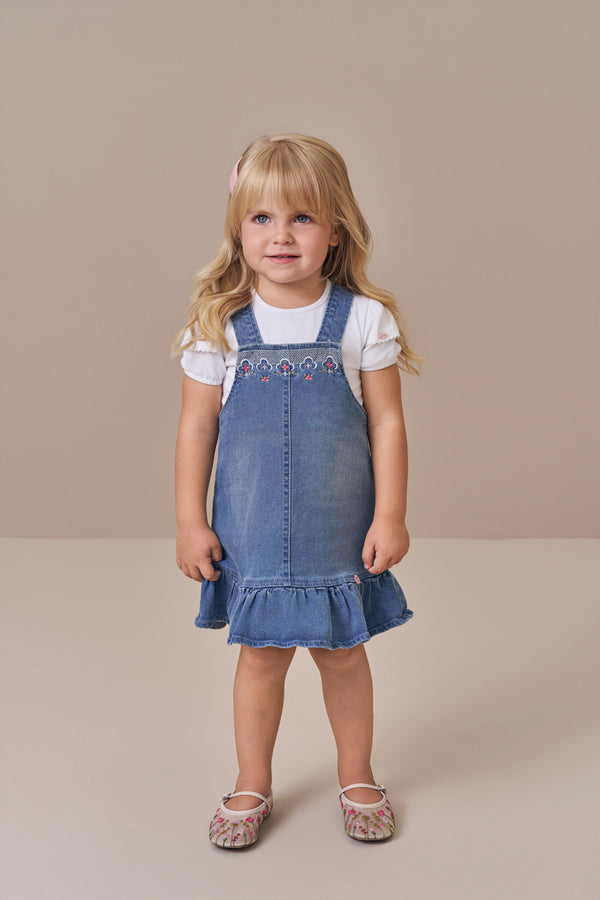 Conjunto Feminino Blusa com Jardineira Jeans Bordada Paraiso