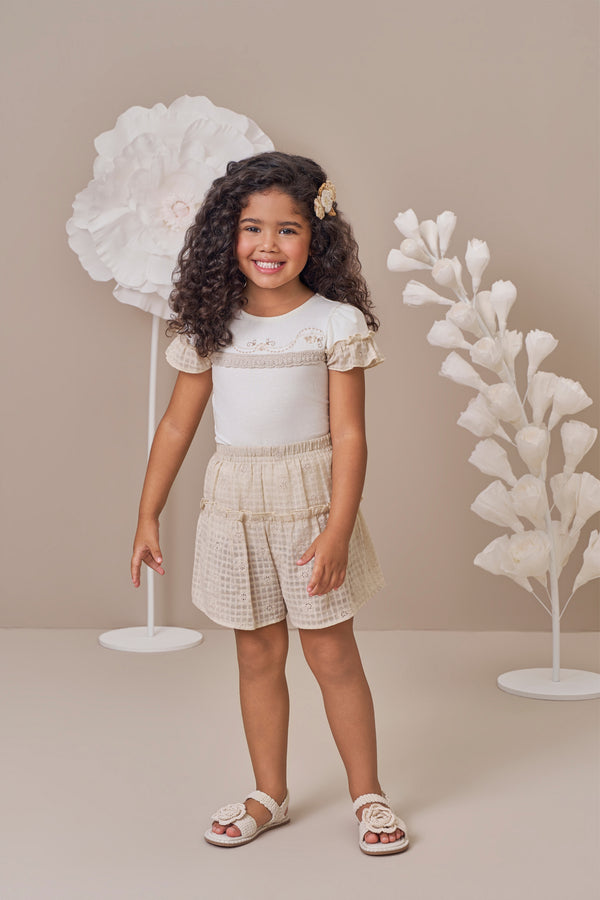 Conjunto Infantil Cerimônia Blusa Bordada em Malha Conforto e Shorts em Laise