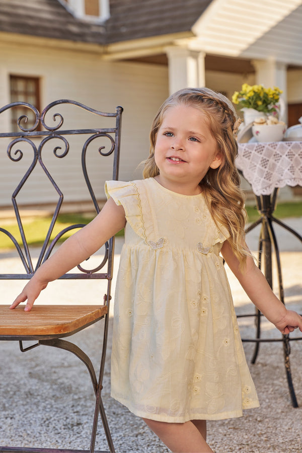 Vestido Infantil em Laise com Bordado de Borboleta e Mangas Franzidas