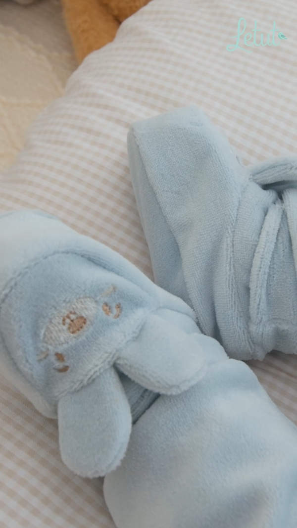 Conjunto Baby Letut Plush Manga Longa com Pantufa e Abertura Frontal