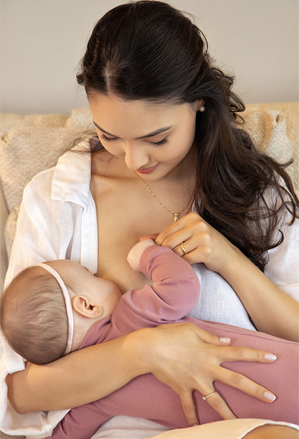 Macacão Longo Bebê Linha Amamentação em Malha Ribana com Zíper Duplo e Pezinhos Bordados Letut